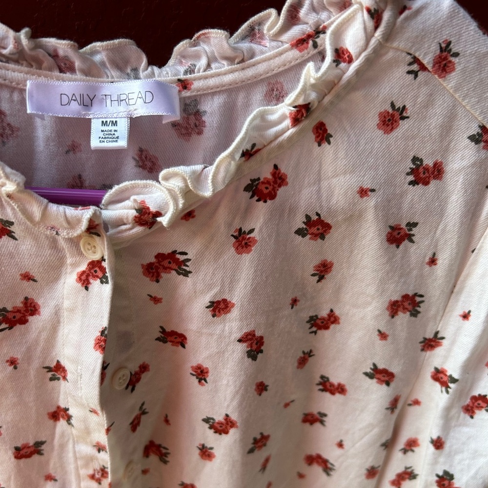 Daily Thread Floral Ruffled Blouse - Picture 4 of 5
